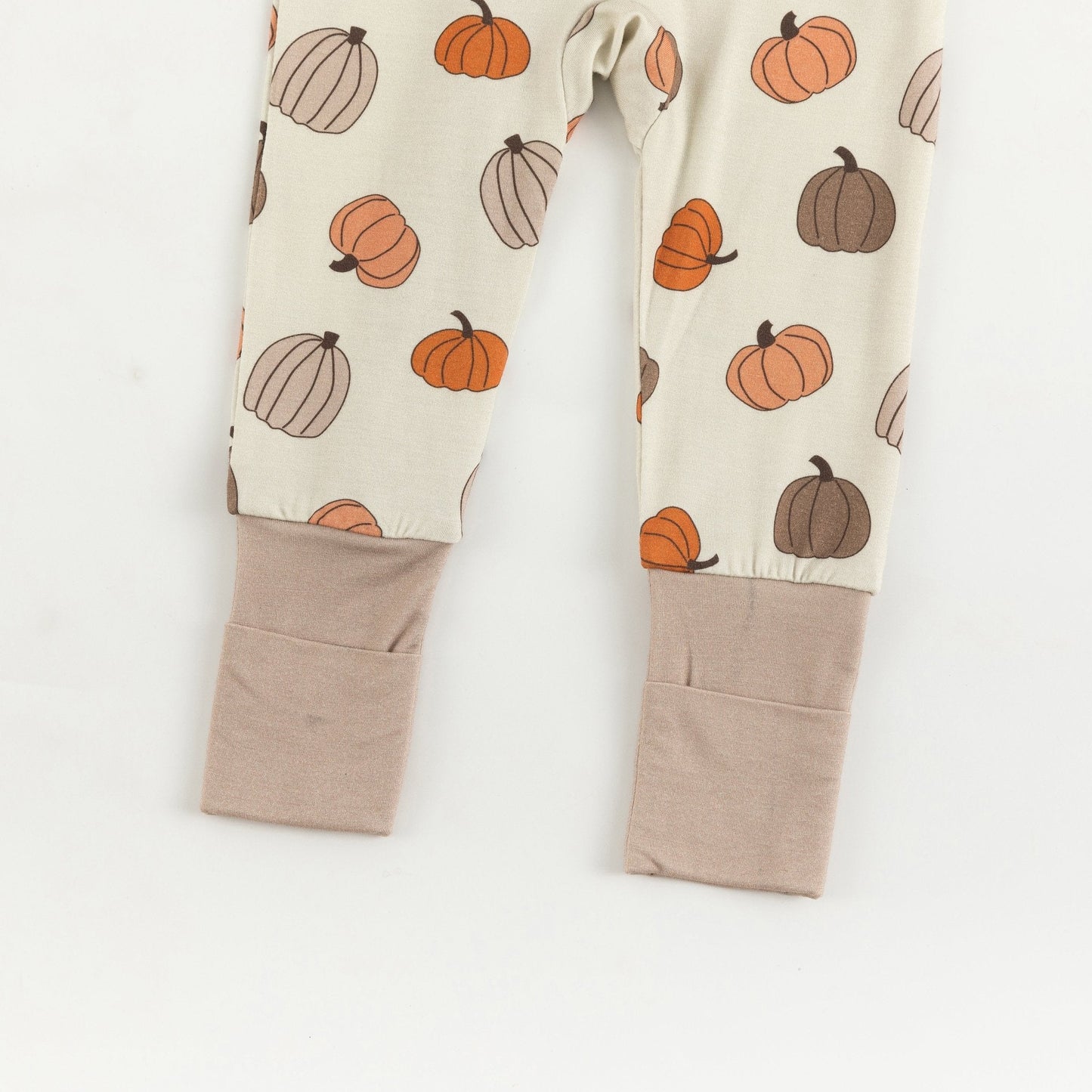 PREORDER - Pumpkins Beige (Convertible Zip Footies)