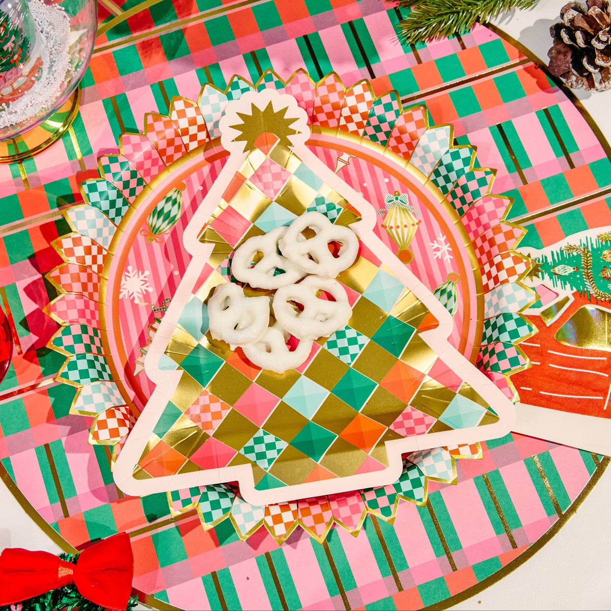 Gold Christmas Tree Dessert Plates (10 count)