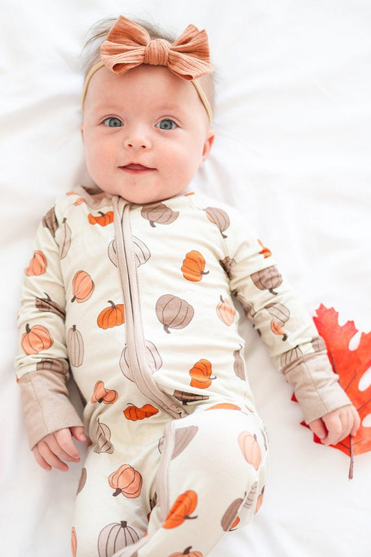 PREORDER - Pumpkins Beige (Convertible Zip Footies)