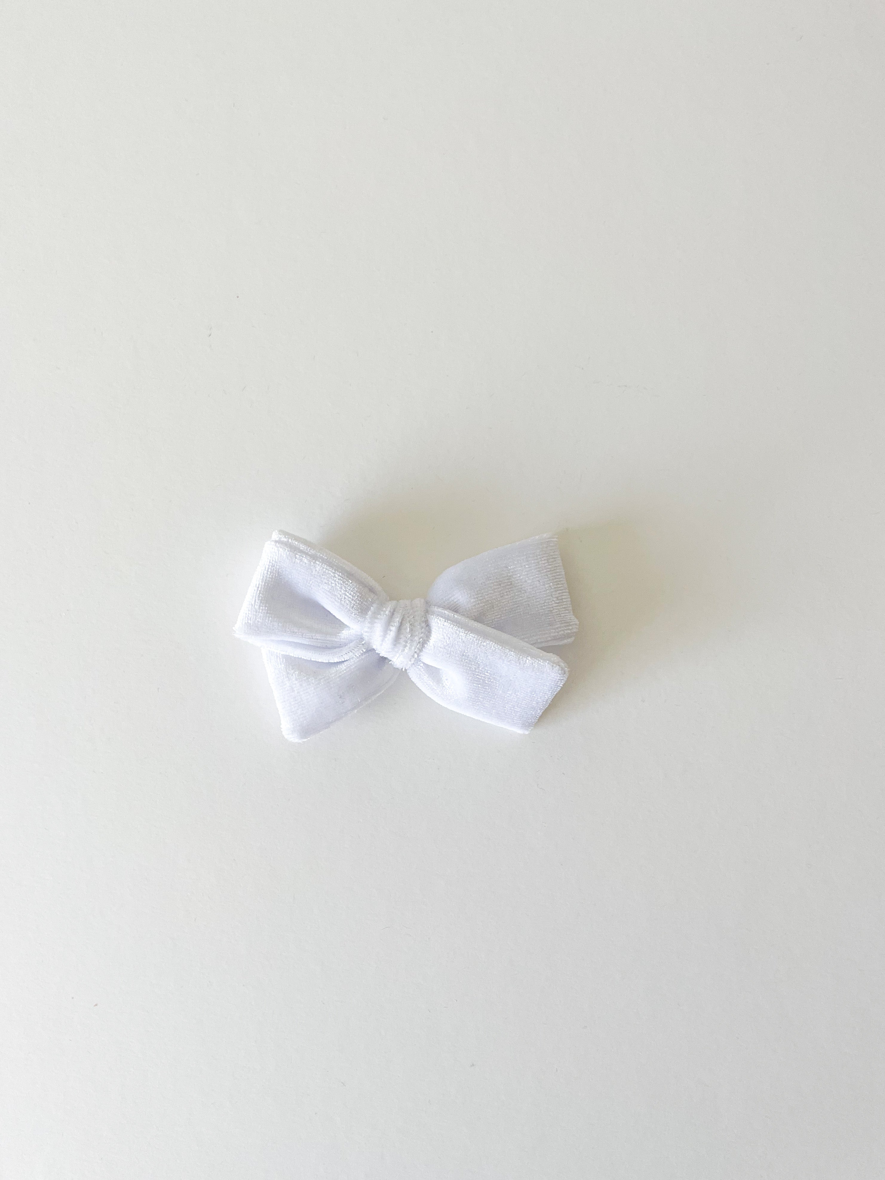 Bright White Velvet Pinwheel – Three Bees Company